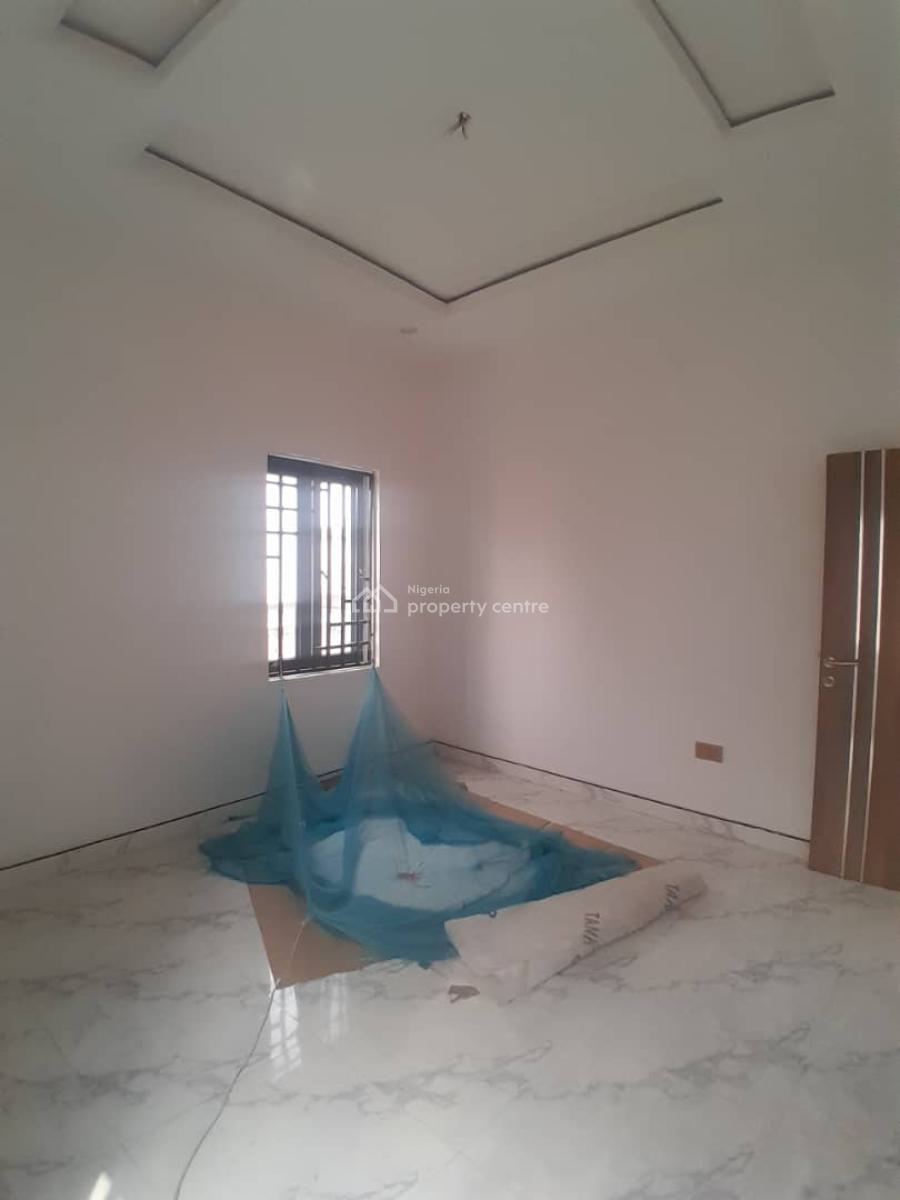 Spacious 2 Bedroom Flat with Modern Facilities, Surulere, Lagos, Flat / Apartment for Sale