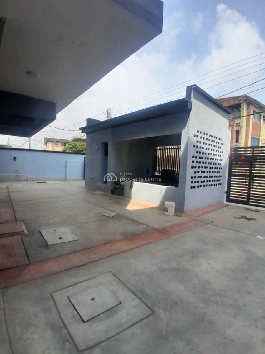 Spacious 2 Bedroom Flat with Modern Facilities, Surulere, Lagos, Flat / Apartment for Sale