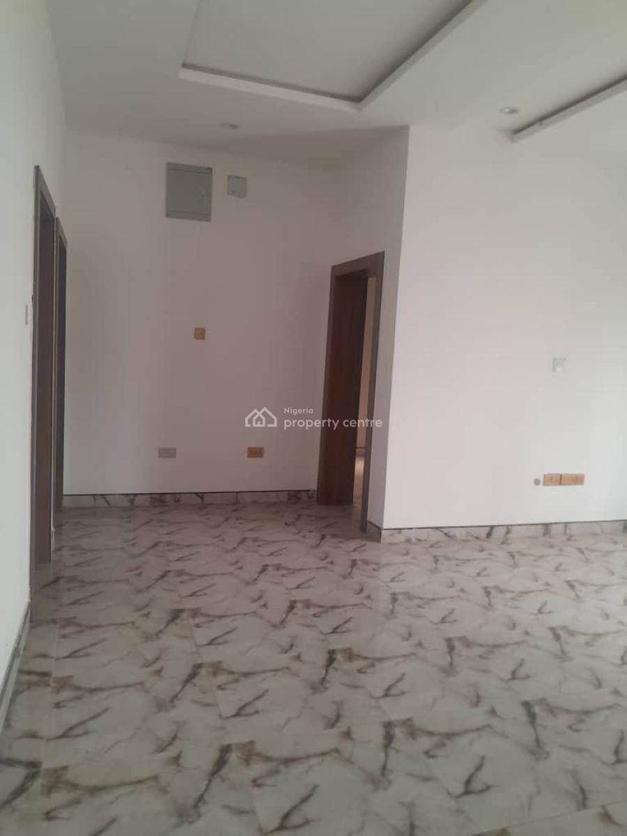 Spacious 2 Bedroom Flat with Modern Facilities, Surulere, Lagos, Flat / Apartment for Sale