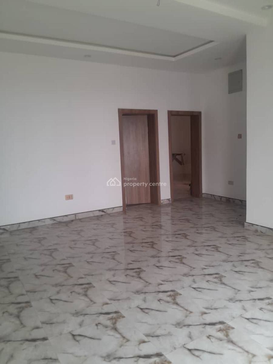 Spacious 2 Bedroom Flat with Modern Facilities, Surulere, Lagos, Flat / Apartment for Sale