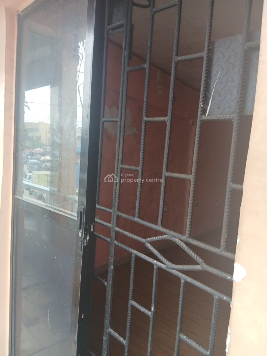 Lovely Fine Shop, Yaba, Lagos, Shop for Rent