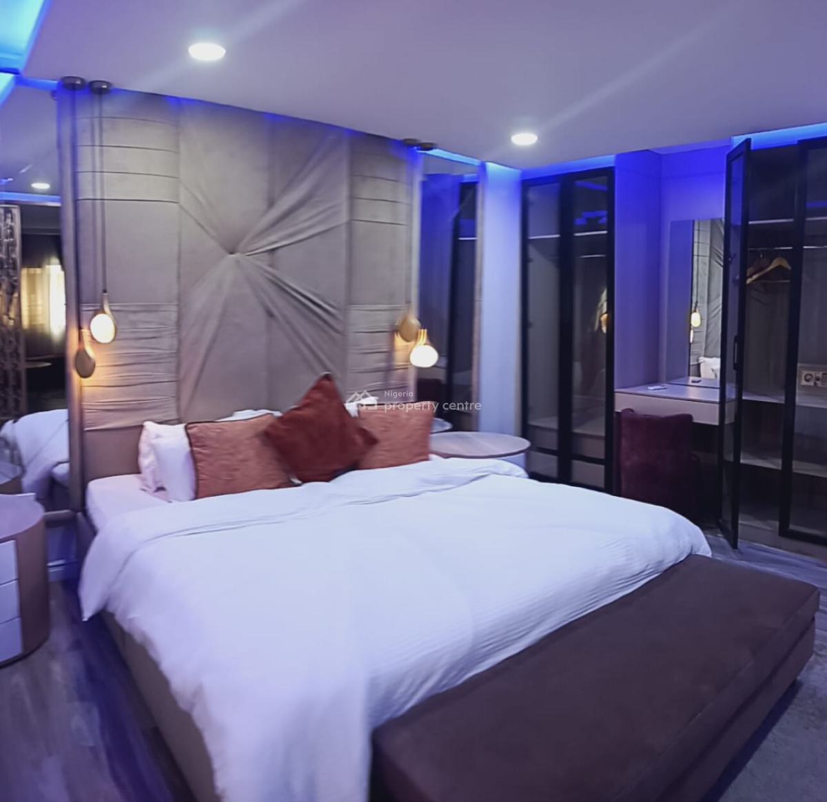 Beautiful 3 Bedroom  Apartment, Victoria Island (vi), Lagos, Flat / Apartment Short Let