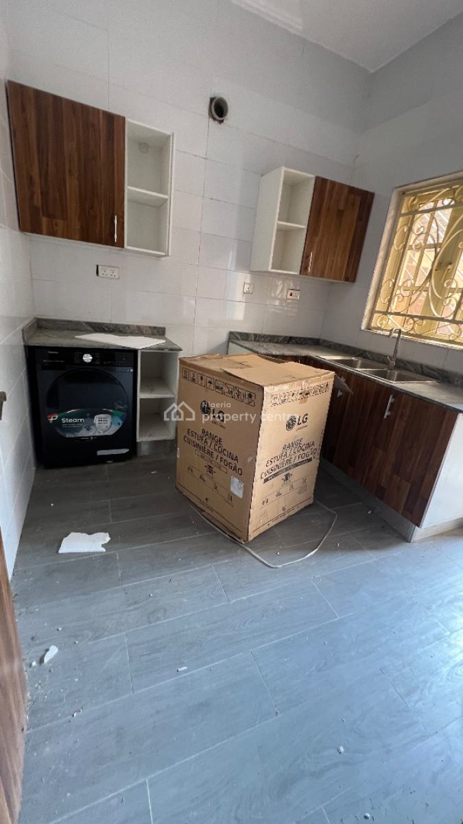 Serviced 3 Bedroom Flat, Lekki Phase 1, Lekki, Lagos, Flat / Apartment for Rent