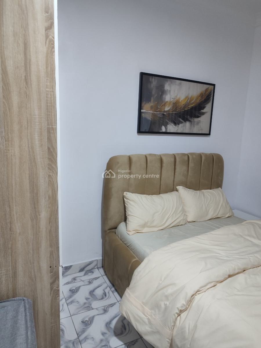 Super Cozy & Stylish 1-bedroom Apartment, Yaba, Lagos, Flat / Apartment Short Let