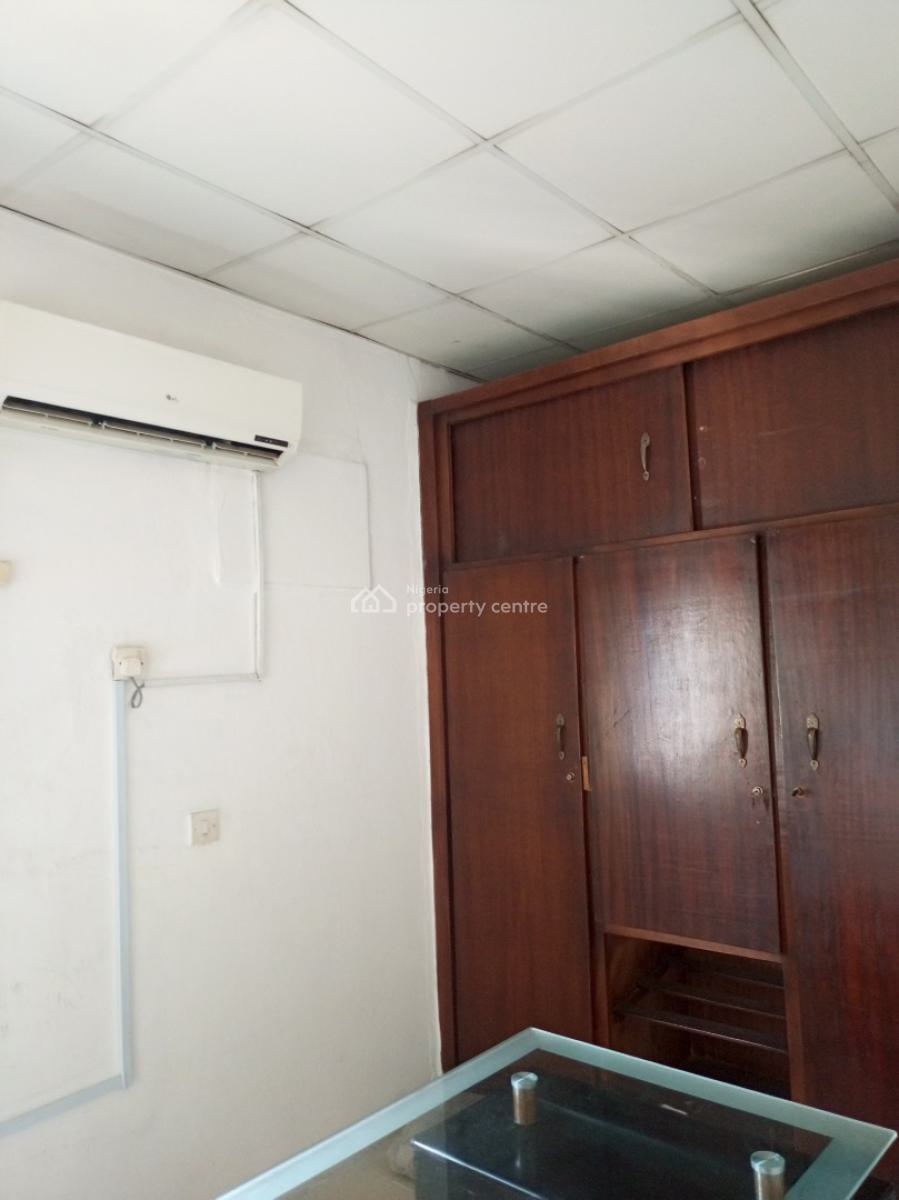1 Room Corporate Office Space Ensuite, Ikota Villa Estate, Lekki, Lagos, Office Space for Rent