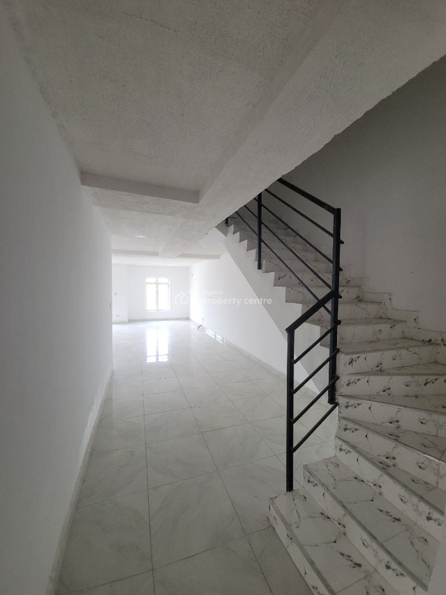 3 Bedroom Maisonette, Lekki Phase 1, Lekki, Lagos, Flat / Apartment for Rent