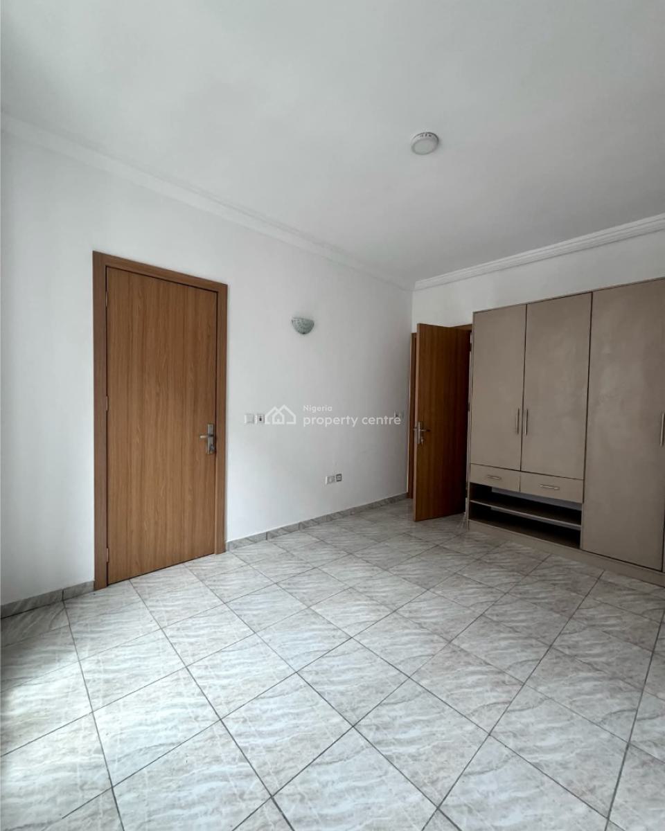 Spacious 1-bedroom Apartment, Agungi, Lekki, Lagos, Flat / Apartment for Sale