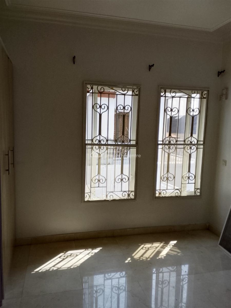 Lovely 3 Bedroom Apartment, Lekki Phase 1, Lekki, Lagos, Flat / Apartment for Rent