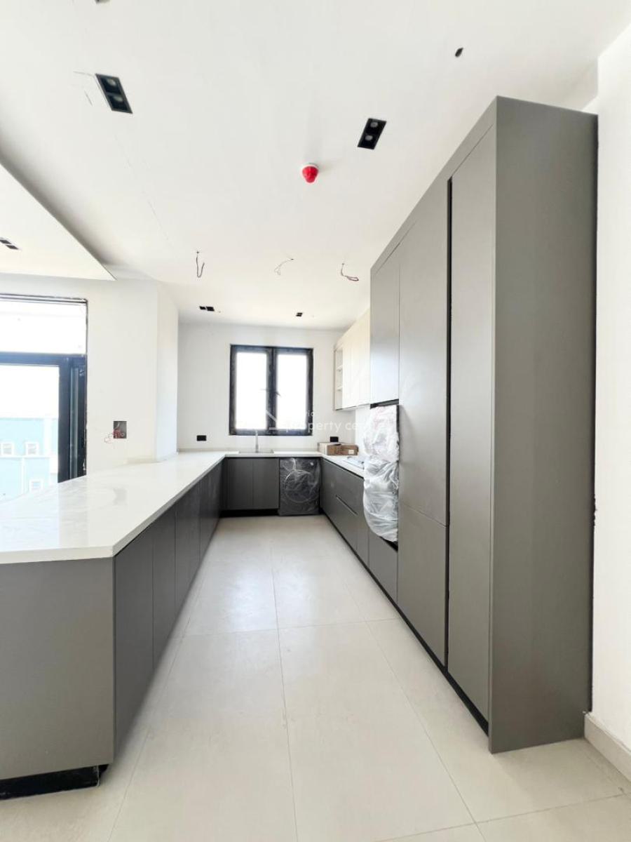 2 Bedroom Apartment with Rooftop, Lekki Phase 1, Lekki, Lagos, Flat / Apartment for Sale