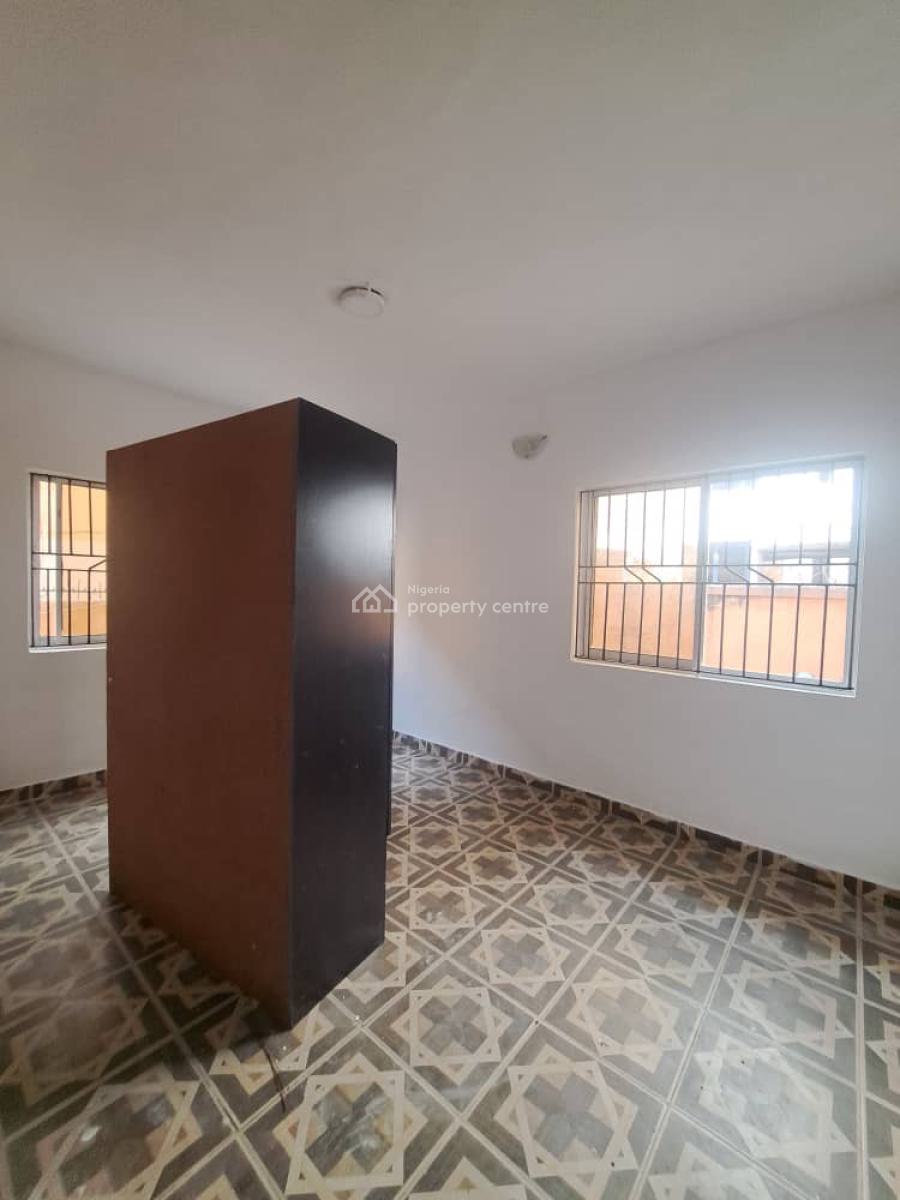 Very Spacious 3 Bedroom Apartment Available, Lekki Phase 1, Lekki, Lagos, Flat / Apartment for Rent