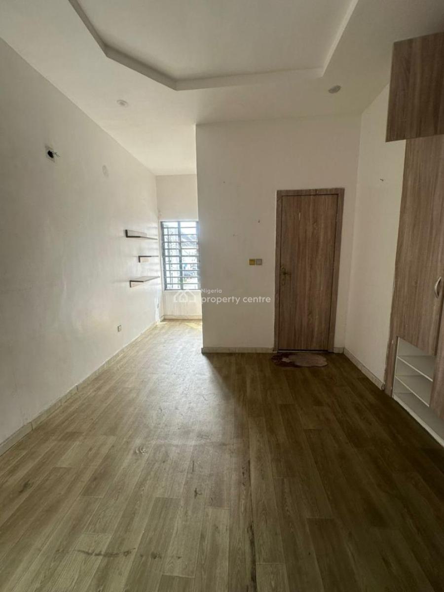 Spacious Upstairs Bedroom in a Shared Apartment, Royal Pine Estate Orchid Road, Lekki, Lagos, Self Contain (single Rooms) for Rent