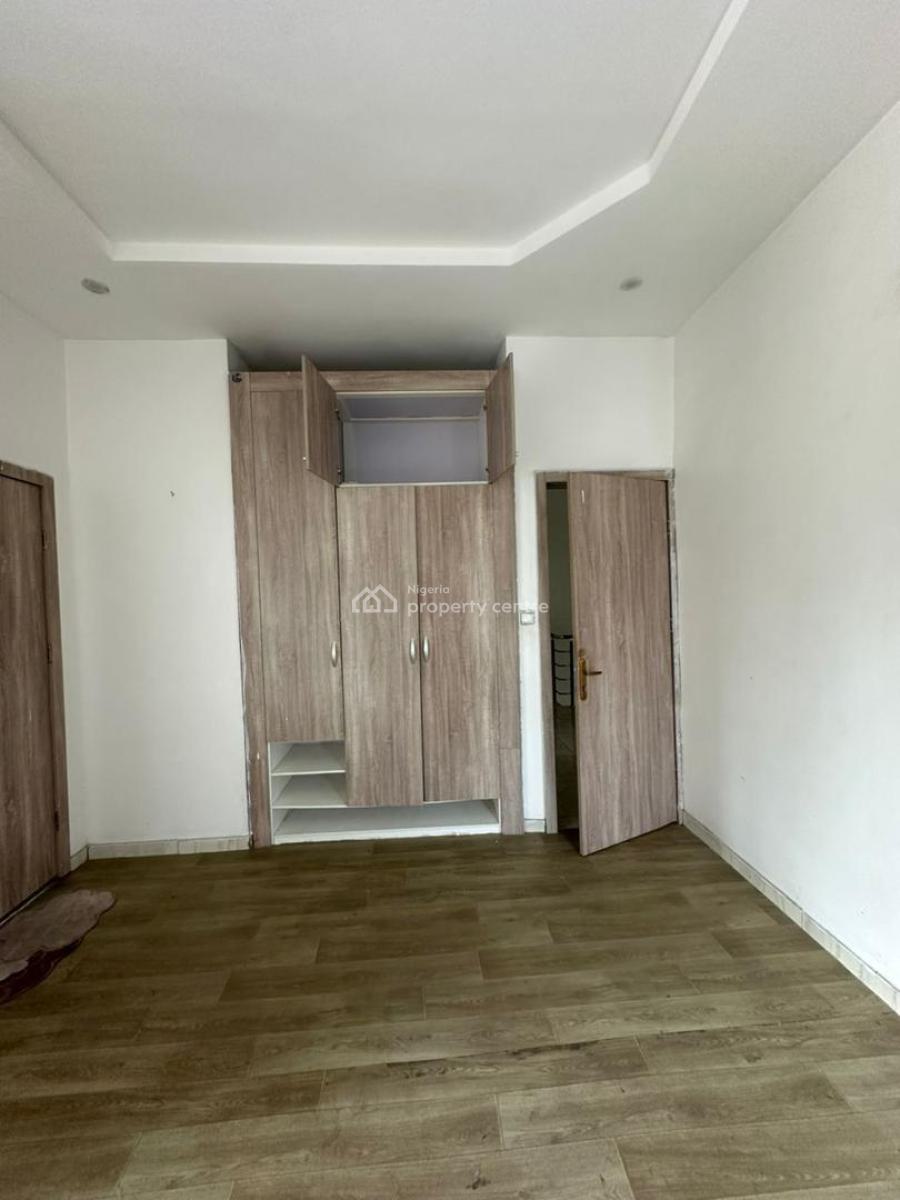 Spacious Upstairs Bedroom in a Shared Apartment, Royal Pine Estate Orchid Road, Lekki, Lagos, Self Contain (single Rooms) for Rent