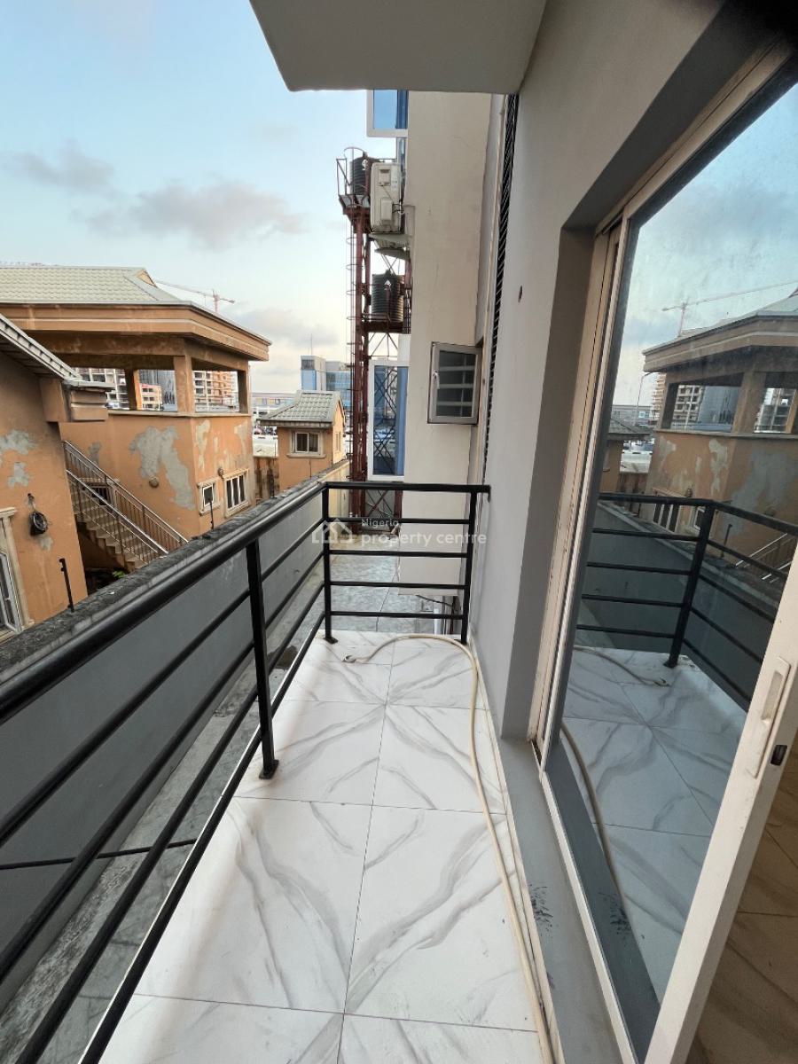 Well Maintained Self Serviced 2 Bedroom Apartment on The First Floor, Lekki Phase 1, Lekki, Lagos, Flat / Apartment for Rent