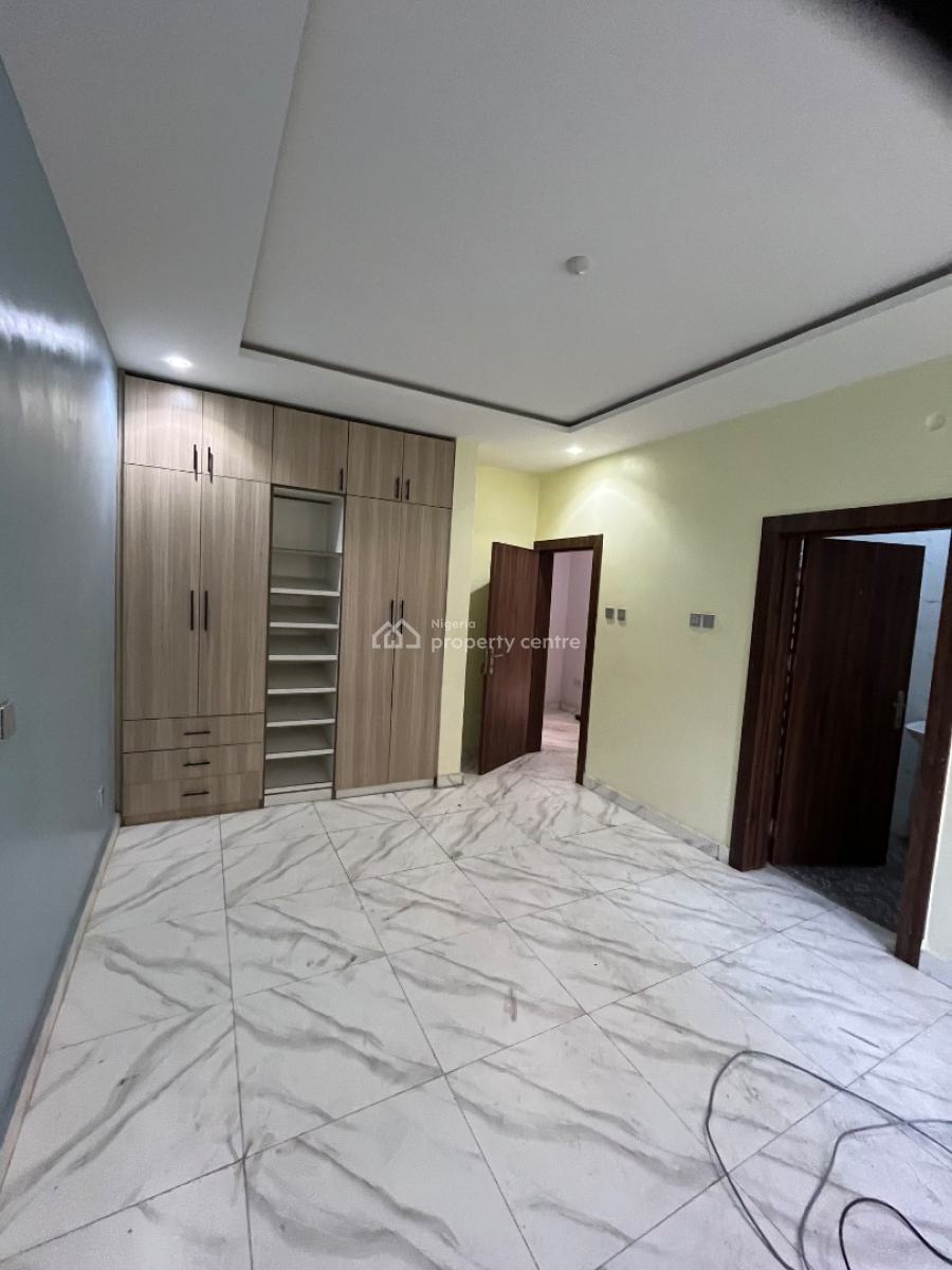 Well Maintained Self Serviced 2 Bedroom Apartment on The First Floor, Lekki Phase 1, Lekki, Lagos, Flat / Apartment for Rent