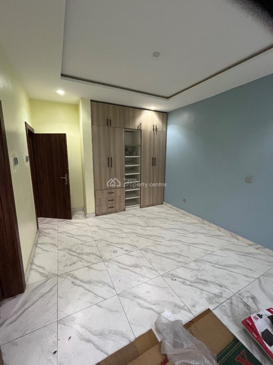 Well Maintained Self Serviced 2 Bedroom Apartment on The First Floor, Lekki Phase 1, Lekki, Lagos, Flat / Apartment for Rent