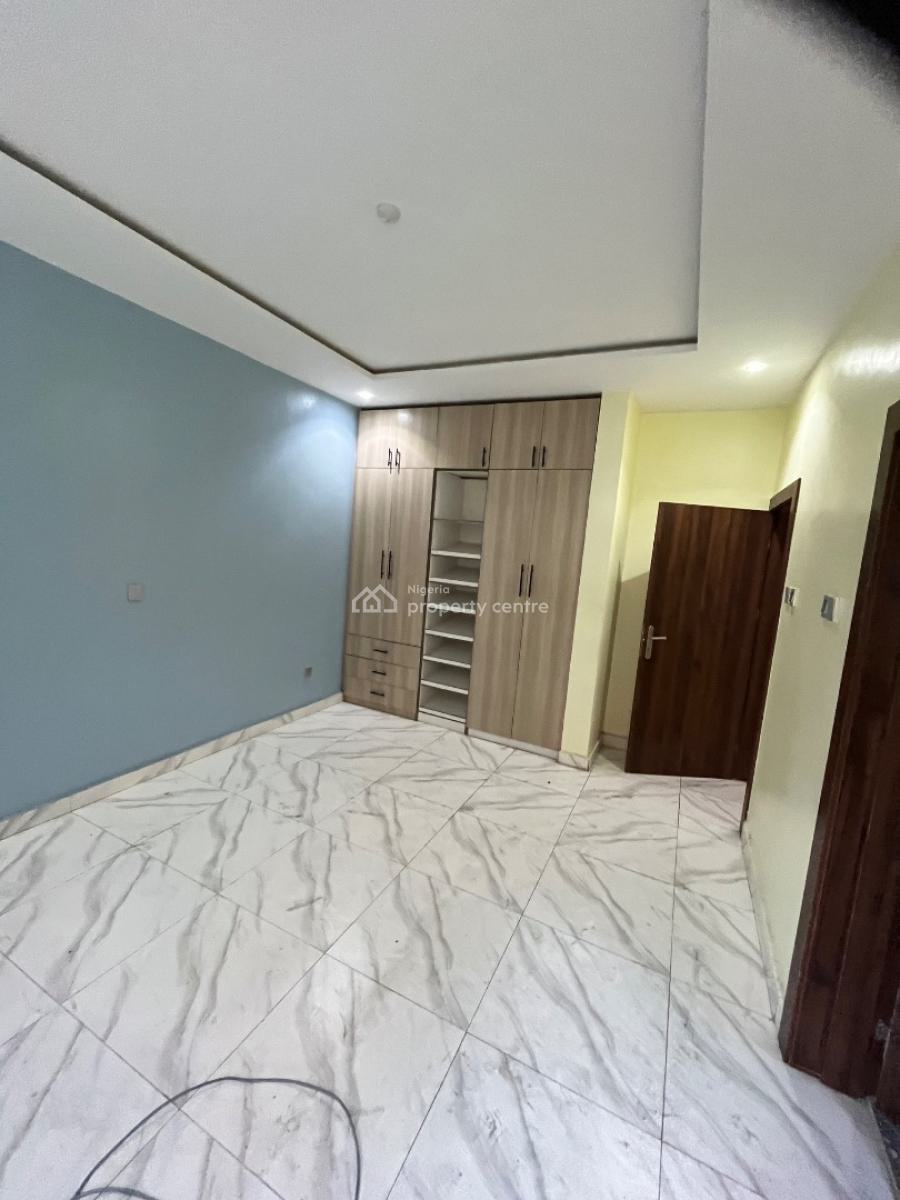 Well Maintained Self Serviced 2 Bedroom Apartment on The First Floor, Lekki Phase 1, Lekki, Lagos, Flat / Apartment for Rent