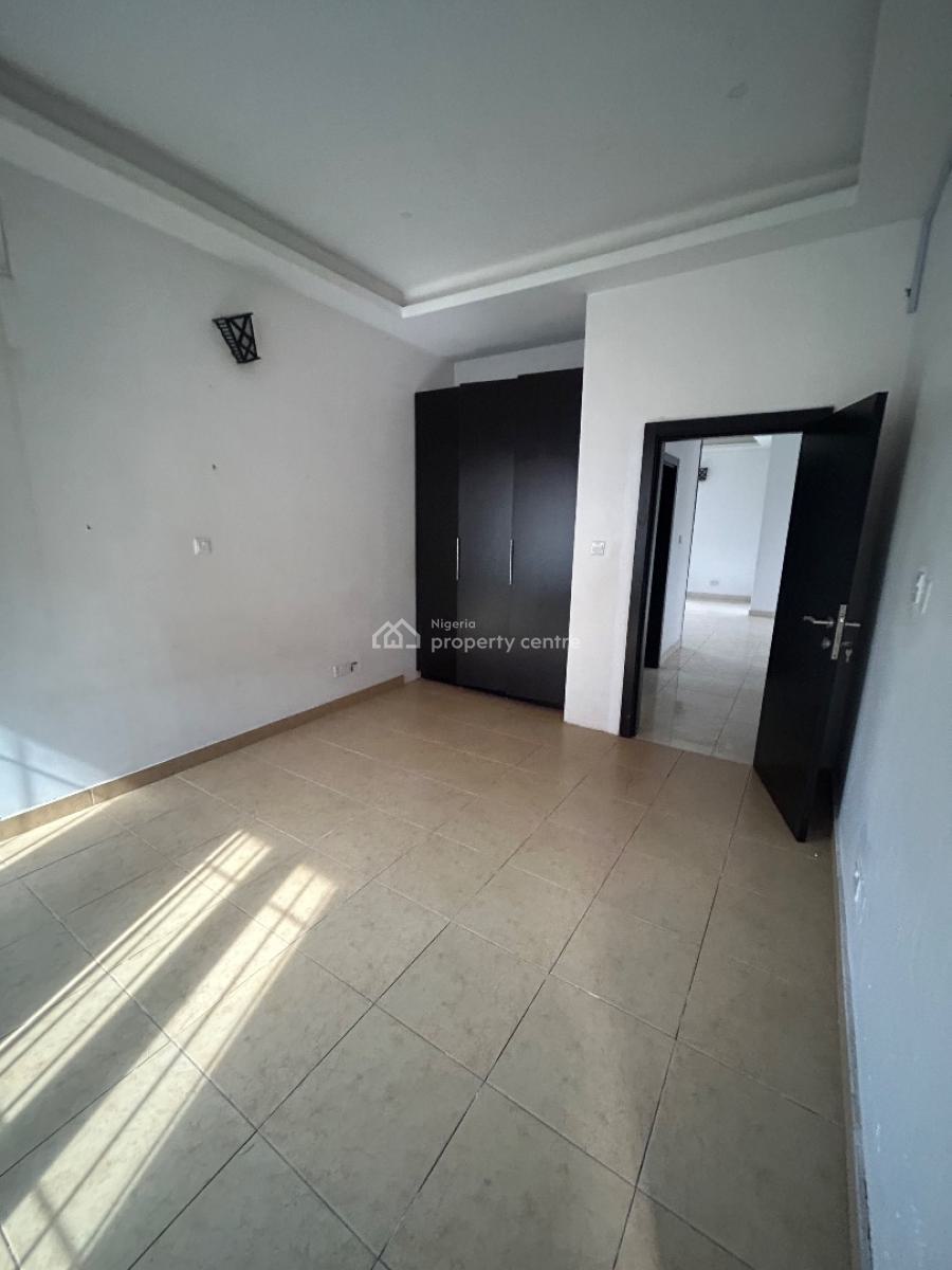 Well Maintained and Spacious 3bedroom Apartment with Bq, 2nd Toll Gate, Lekki, Lagos, Flat / Apartment for Rent