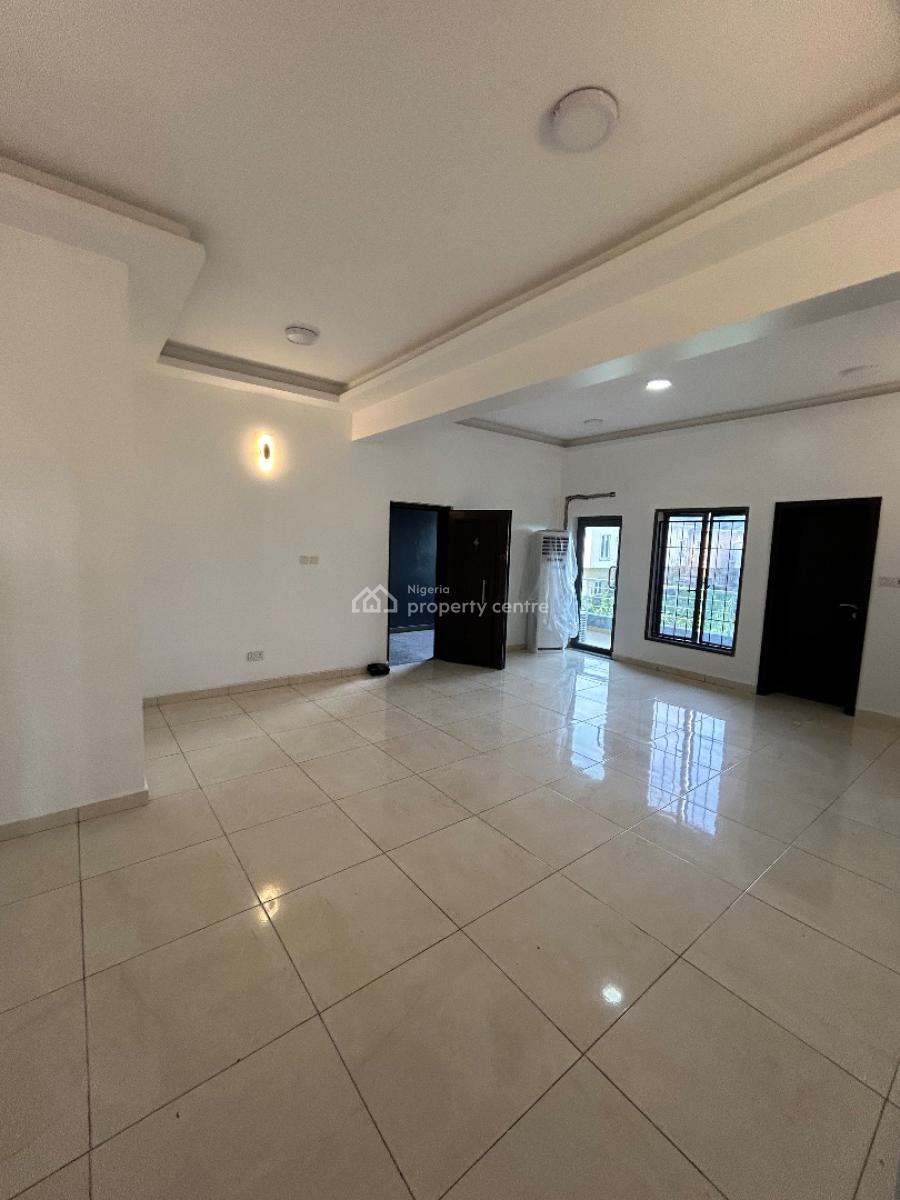 Well Maintained and Spacious 3 Bedroom Apartment with Bq, Oral Estate, Lekki, Lagos, Flat / Apartment for Rent