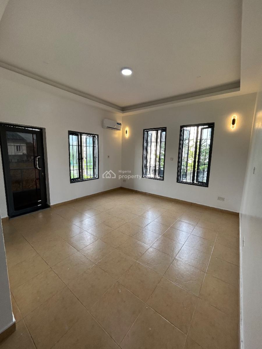 Well Maintained and Spacious 3 Bedroom Apartment with Bq, Oral Estate, Lekki, Lagos, Flat / Apartment for Rent