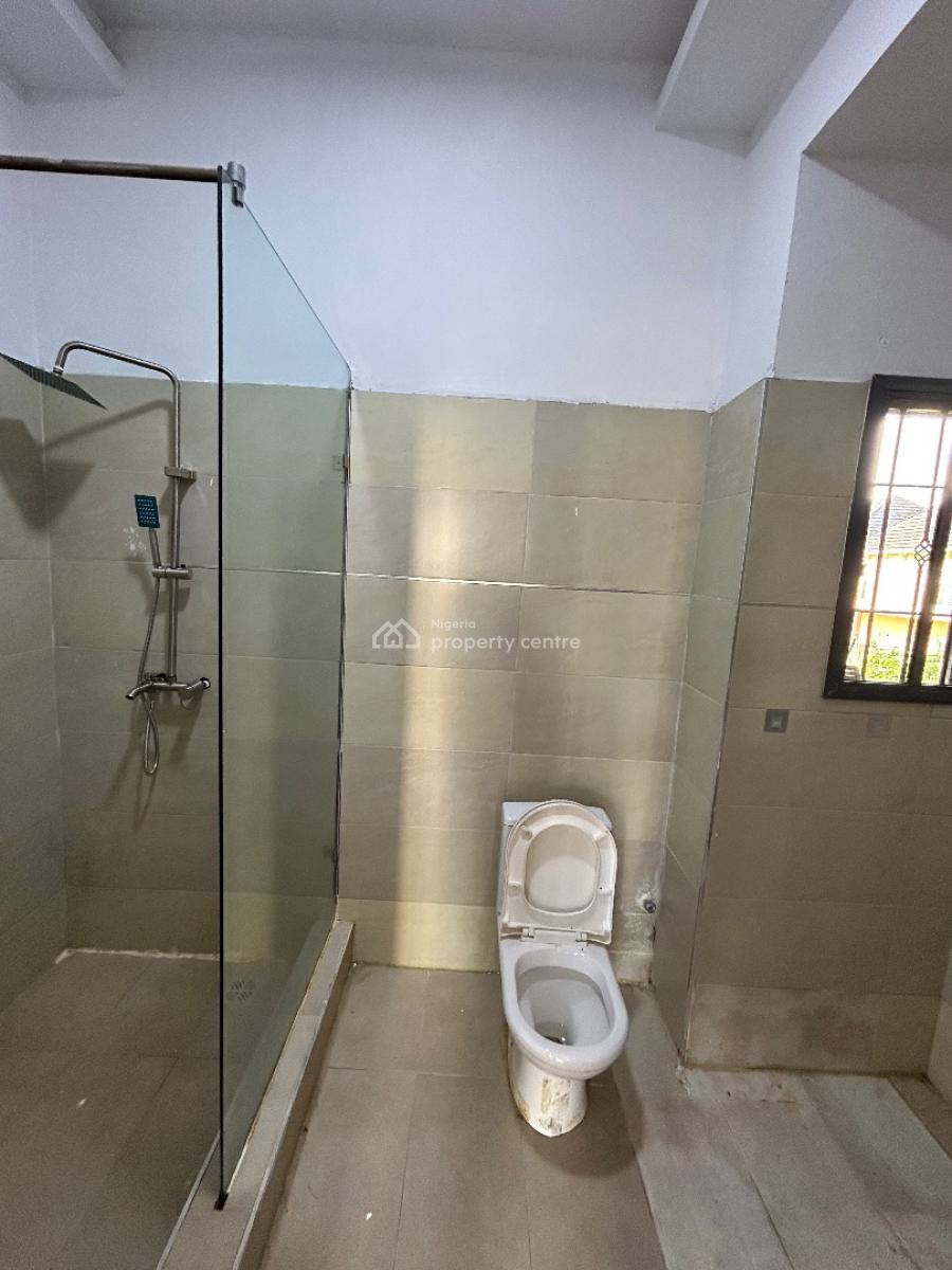 Well Maintained and Spacious 3 Bedroom Apartment with Bq, Oral Estate, Lekki, Lagos, Flat / Apartment for Rent