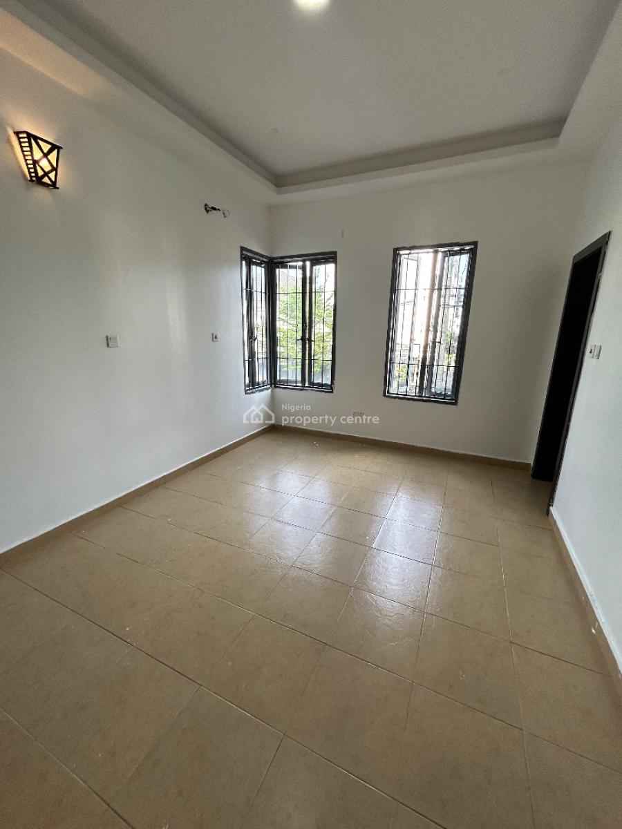 Well Maintained and Spacious 3 Bedroom Apartment with Bq, Oral Estate, Lekki, Lagos, Flat / Apartment for Rent