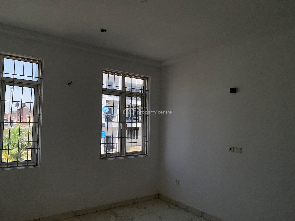 2 Bedroom Apartment, in a Secure Estate, Gwarinpa, Abuja, Flat / Apartment for Rent