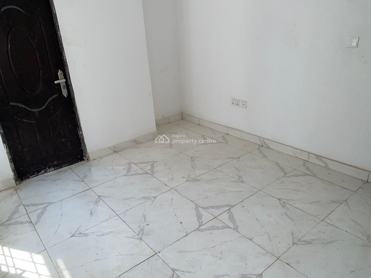 2 Bedroom Apartment, in a Secure Estate, Gwarinpa, Abuja, Flat / Apartment for Rent