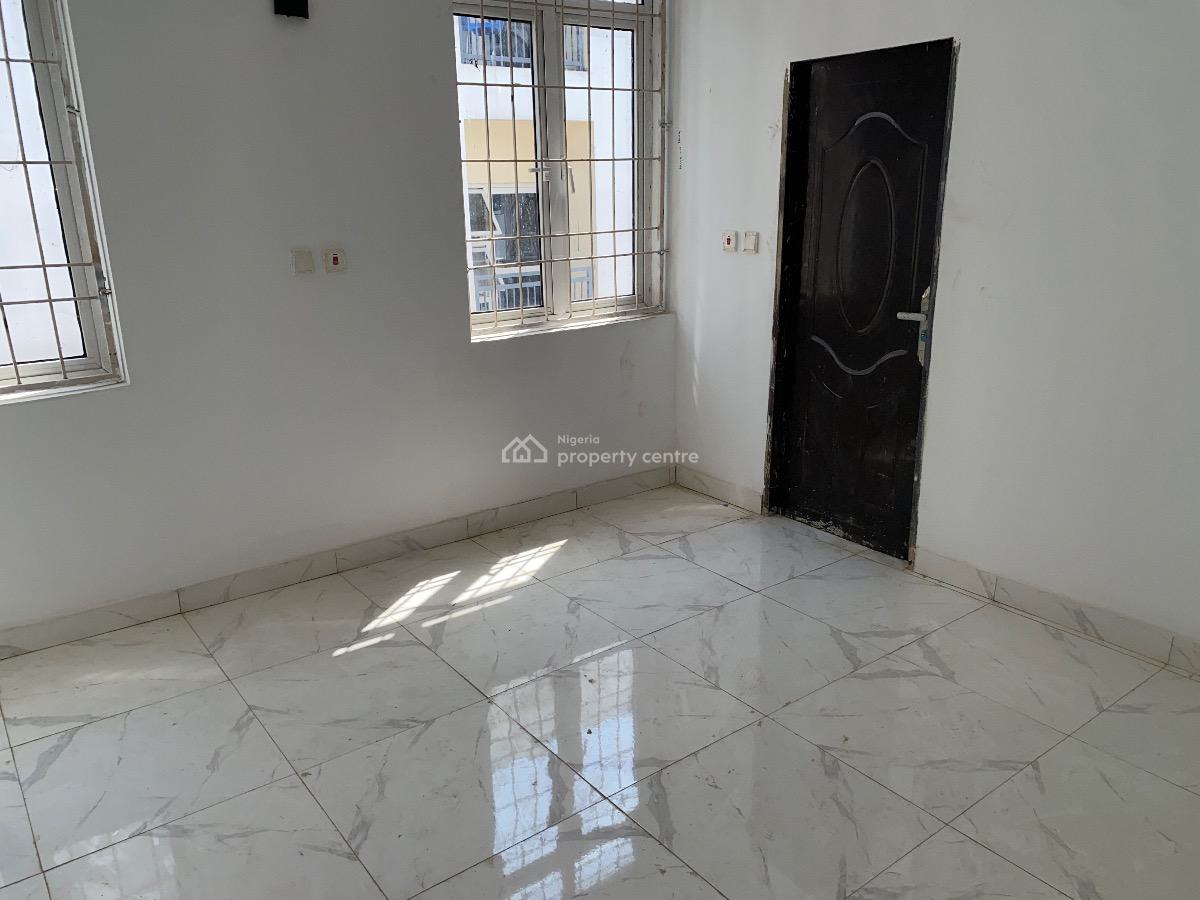 2 Bedroom Apartment, in a Secure Estate, Gwarinpa, Abuja, Flat / Apartment for Rent