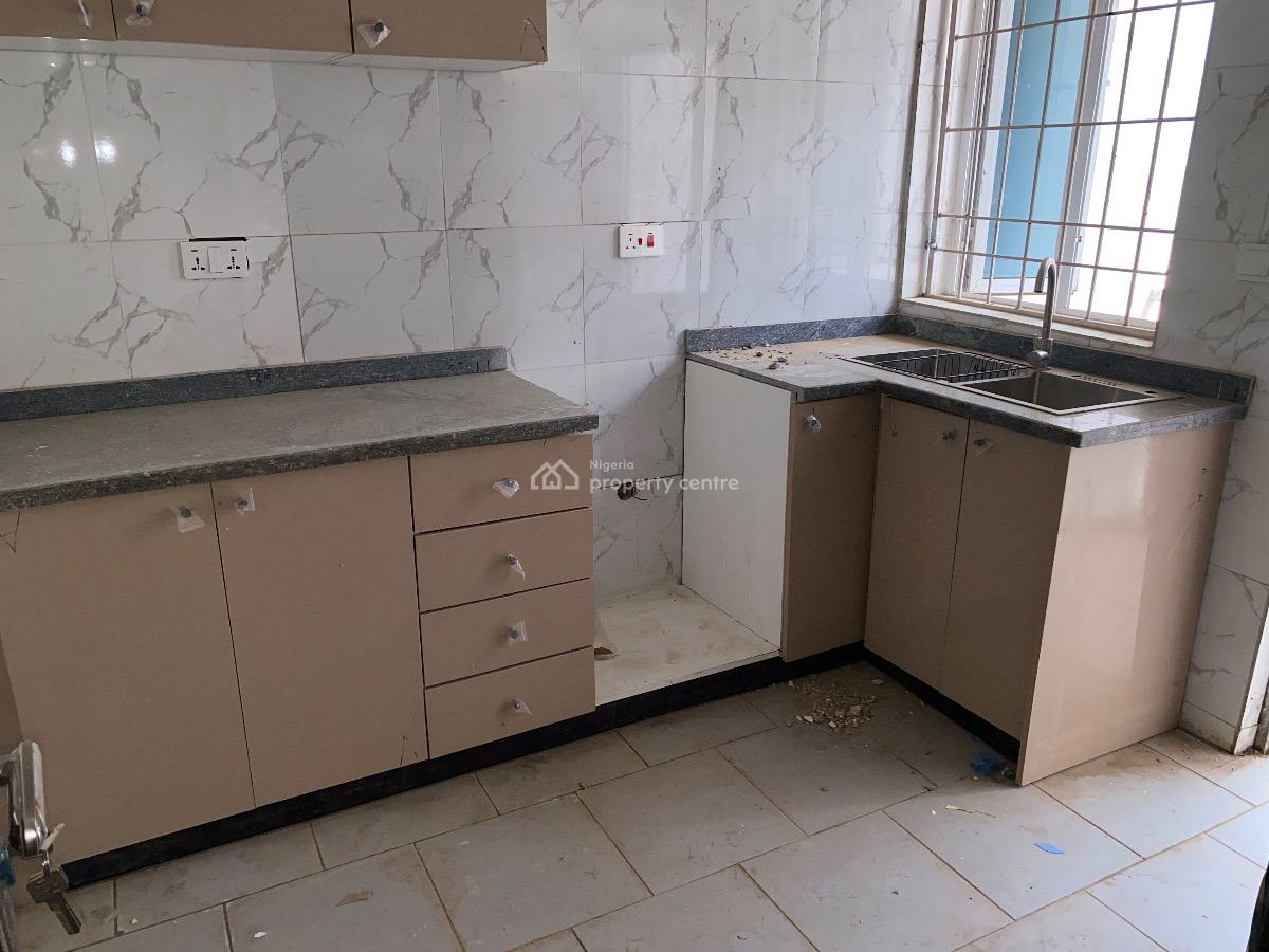 2 Bedroom Apartment, in a Secure Estate, Gwarinpa, Abuja, Flat / Apartment for Rent