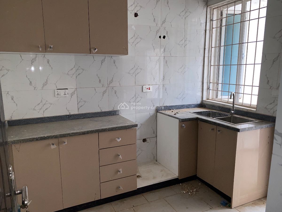 2 Bedroom Apartment, in a Secure Estate, Gwarinpa, Abuja, Flat / Apartment for Rent