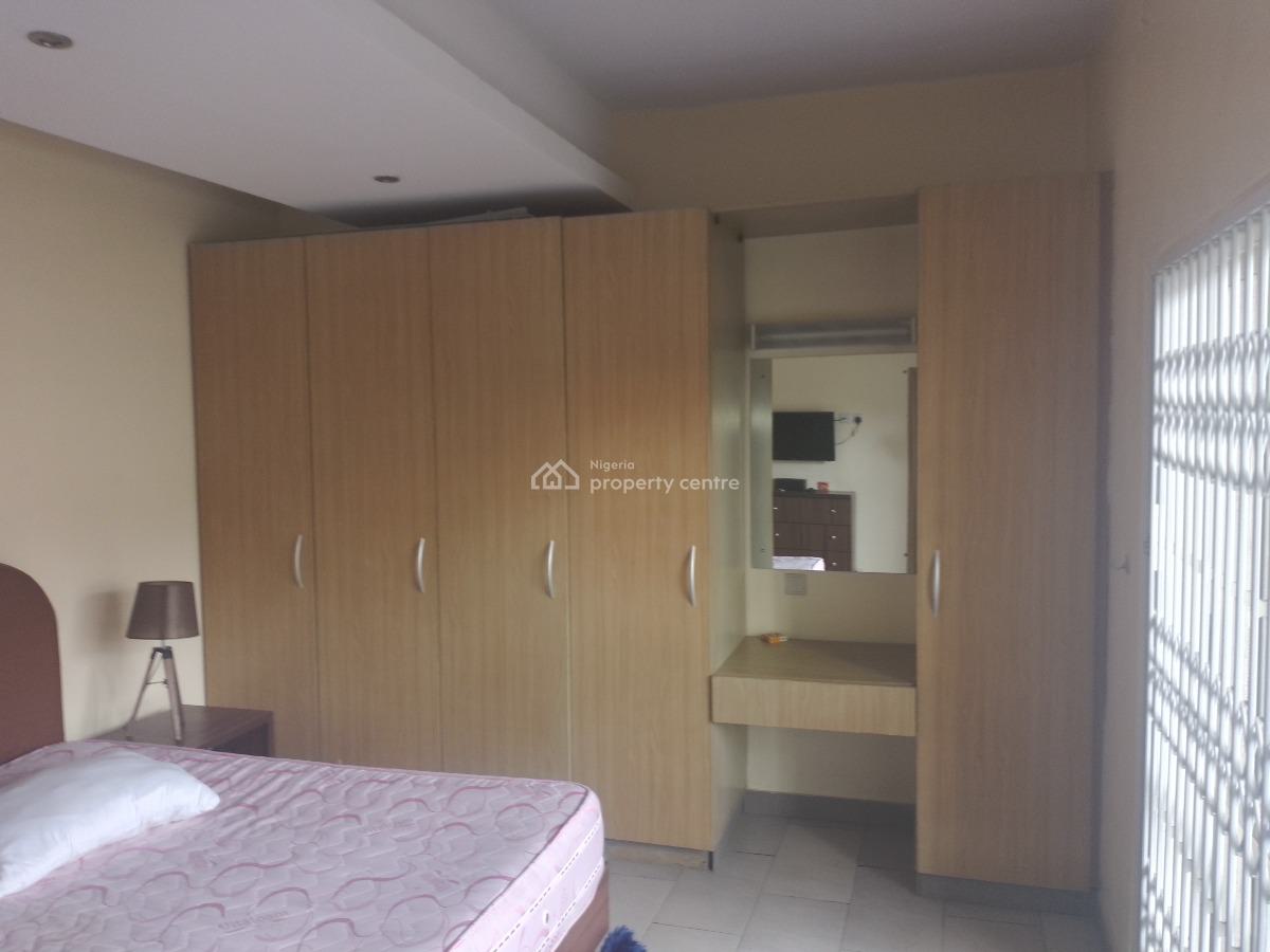 Tastfully Finished 3bedroom Apartment with Bq, Gra Ikeja Lagos, Ikeja, Lagos, Flat / Apartment for Rent