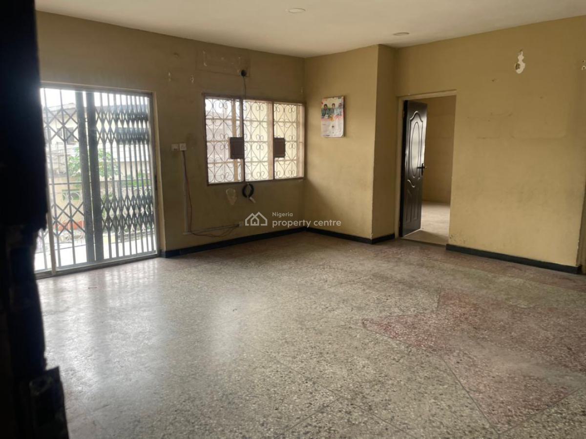 Spacious 2 Bedroom Apartment, Gbagada Phase 1, Gbagada, Lagos, Flat / Apartment for Rent