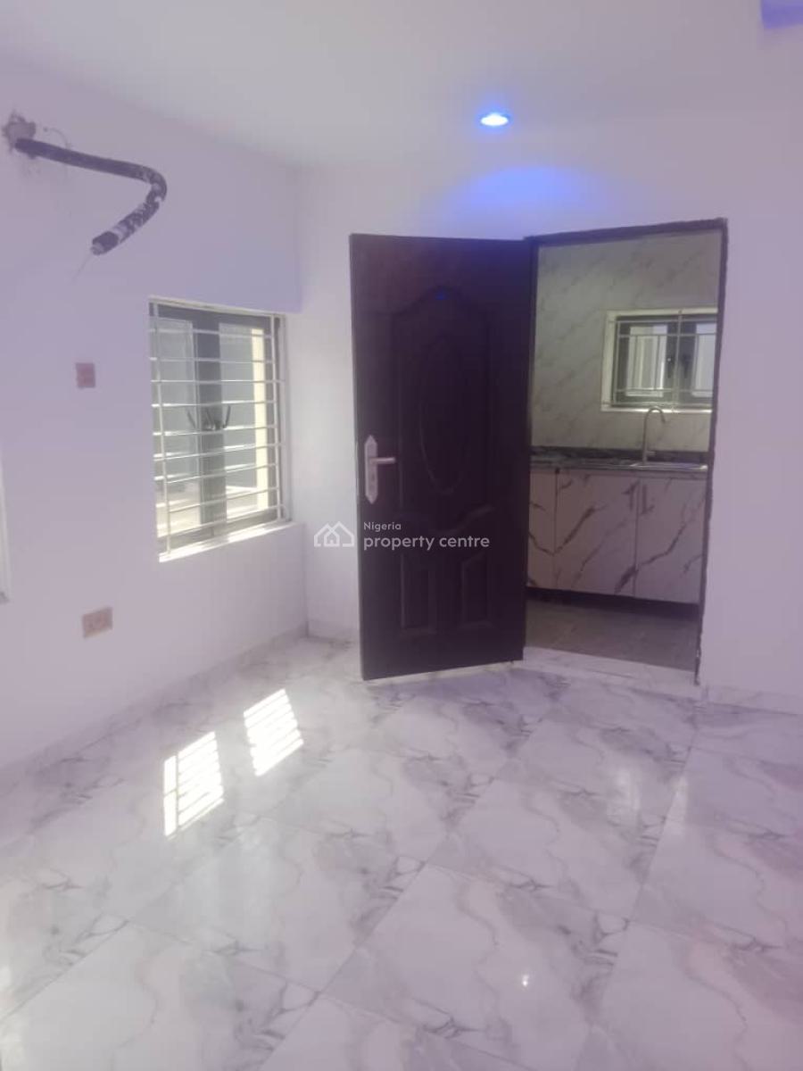 a Very Clean 2 Bed Flat, Mende, Mende, Maryland, Lagos, Flat / Apartment for Rent