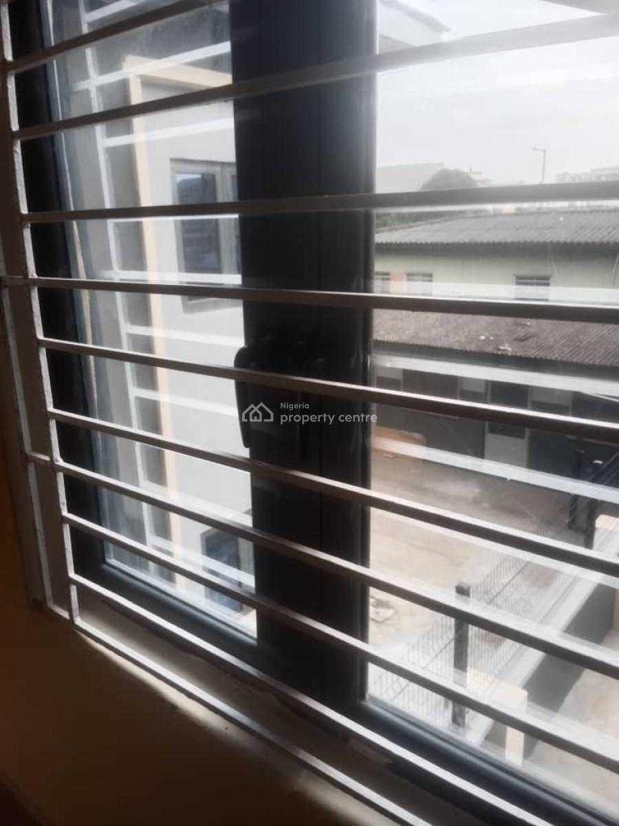 a Very Clean 2 Bed Flat, Mende, Mende, Maryland, Lagos, Flat / Apartment for Rent