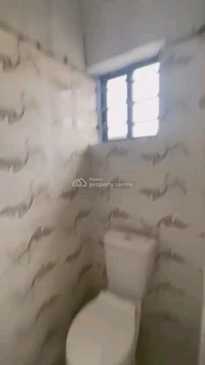 Standard and Spacious 2 Bedroom Flat, Shomolu, Lagos, Flat / Apartment for Rent