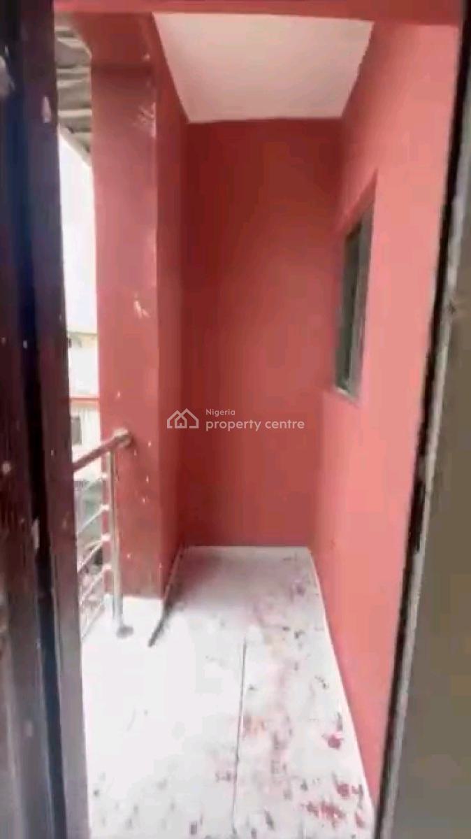 Standard and Spacious 2 Bedroom Flat, Shomolu, Lagos, Flat / Apartment for Rent