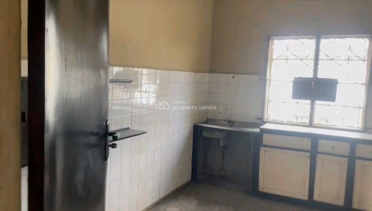 Standard and Spacious 2 Bedroom Flat, Gbagada Phase 1, Gbagada, Lagos, Flat / Apartment for Rent