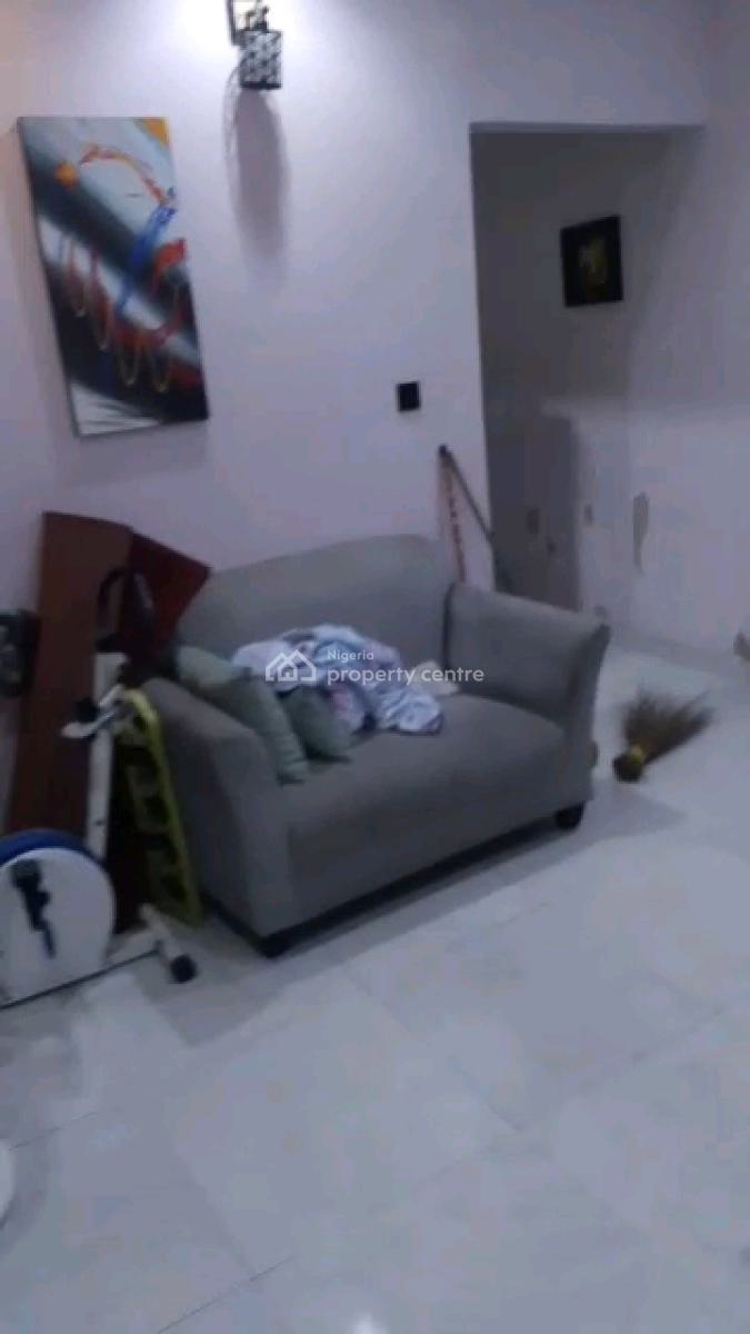 Standard and Spacious Mini Flat, Yaba, Adekunle, Yaba, Lagos, Mini Flat (room and Parlour) for Rent