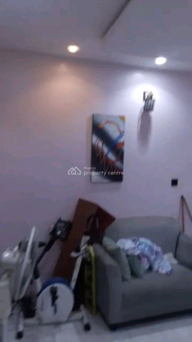 Standard and Spacious Mini Flat, Yaba, Adekunle, Yaba, Lagos, Mini Flat (room and Parlour) for Rent