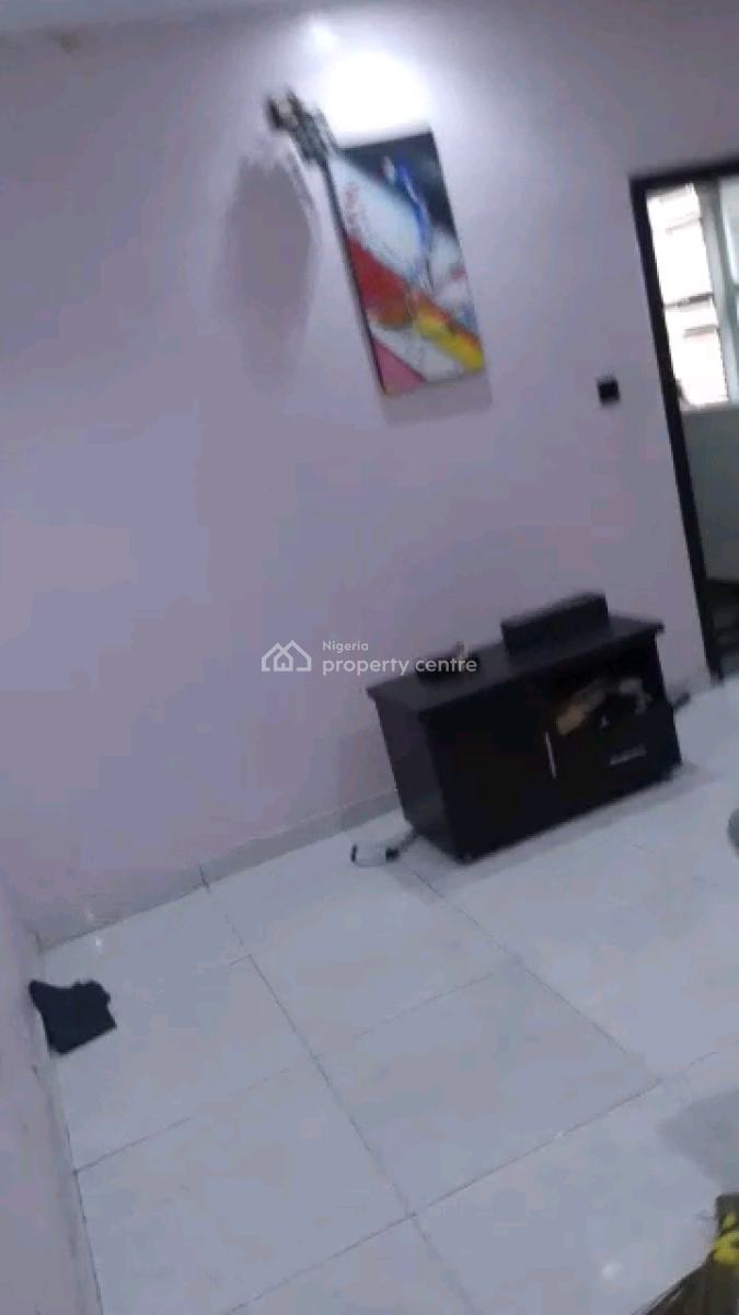 Standard and Spacious Mini Flat, Yaba, Adekunle, Yaba, Lagos, Mini Flat (room and Parlour) for Rent