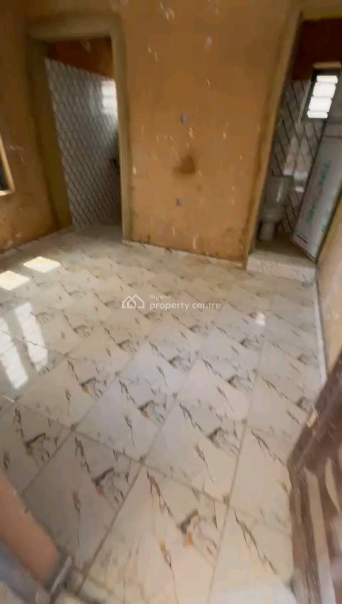 Standard and Spacious Room Self Contain, Shomolu, Shomolu, Lagos, Self Contain (single Rooms) for Rent