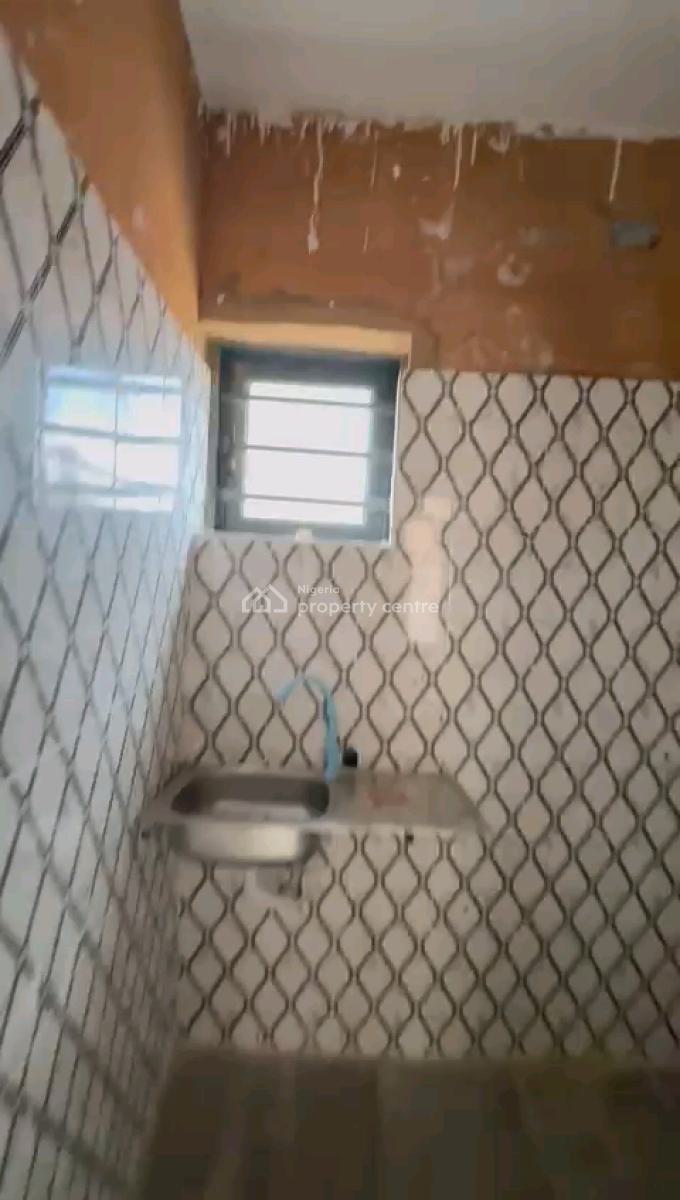 Standard and Spacious Room Self Contain, Shomolu, Shomolu, Lagos, Self Contain (single Rooms) for Rent