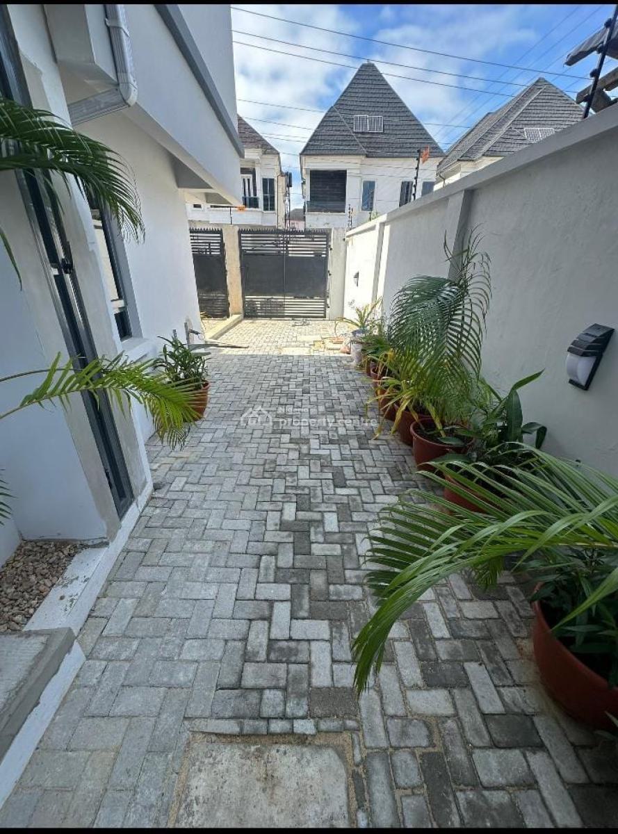 Fully Serviced 3 Bedroom Apartment, Osapa, Lekki, Lagos, Flat / Apartment for Rent