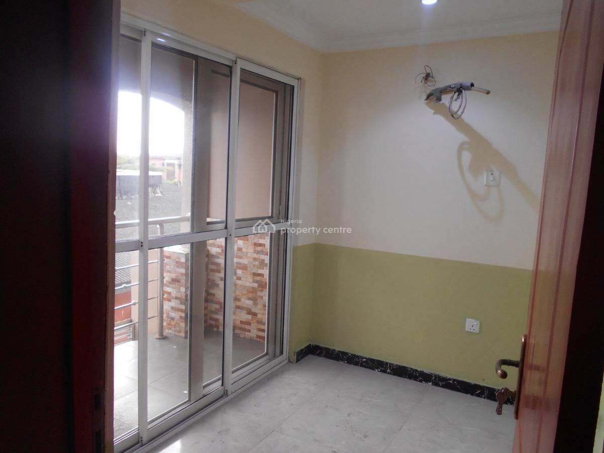 Serviced Well Maintained 3 Bedroom Terrace, Apple Estate, Festac, Amuwo Odofin, Lagos, Terraced Duplex for Rent