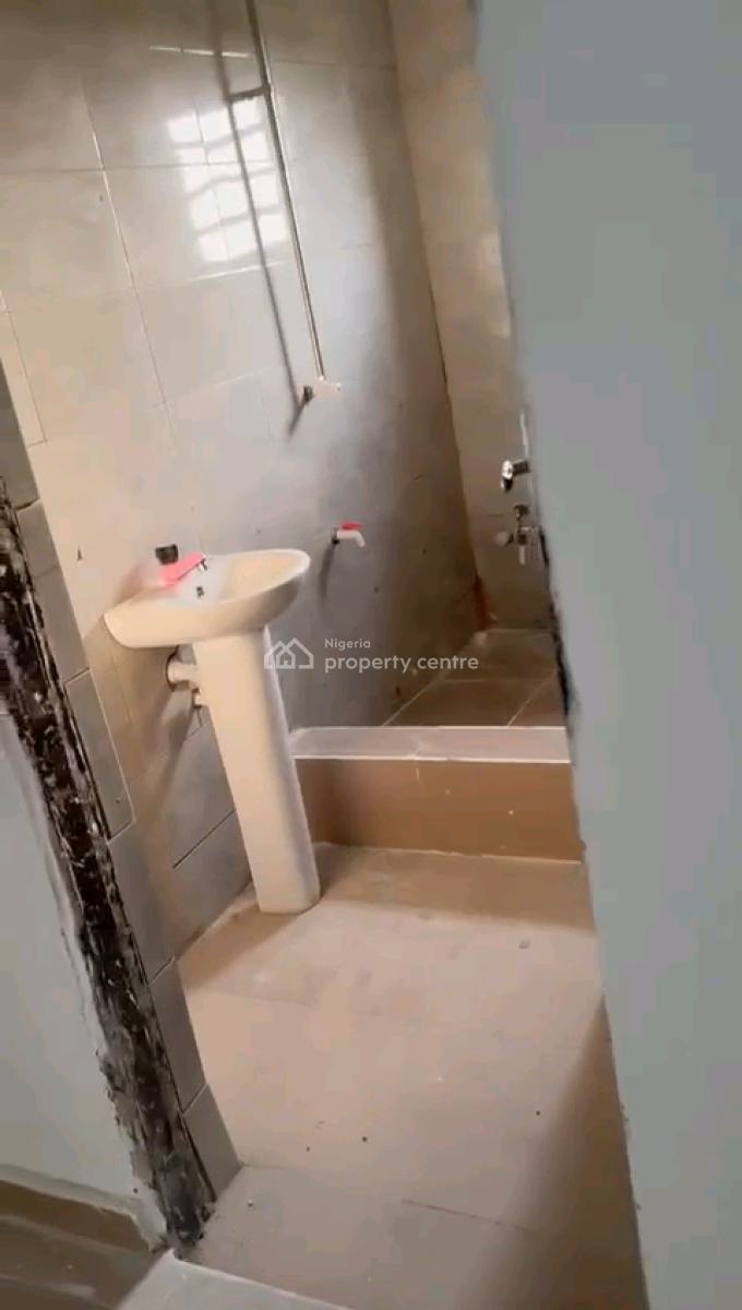 Standard and Spacious 2 Bedroom Flat, Oworo, Oworonshoki, Kosofe, Lagos, Flat / Apartment for Rent