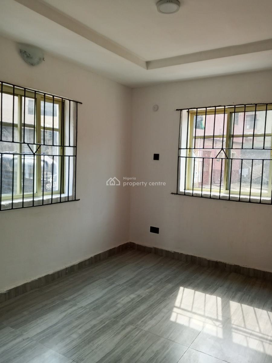 Luxury Newly Built 2 Bedrooms, Upstairs, Off Kudirat Way, Canoe Axis, Oke Afa, Isolo, Lagos, Flat / Apartment for Rent
