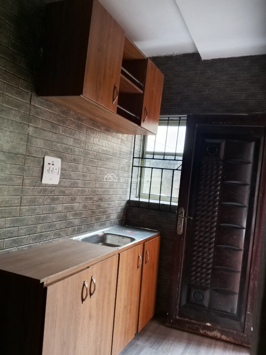 Luxury Newly Built 2 Bedrooms, Upstairs, Off Kudirat Way, Canoe Axis, Oke Afa, Isolo, Lagos, Flat / Apartment for Rent