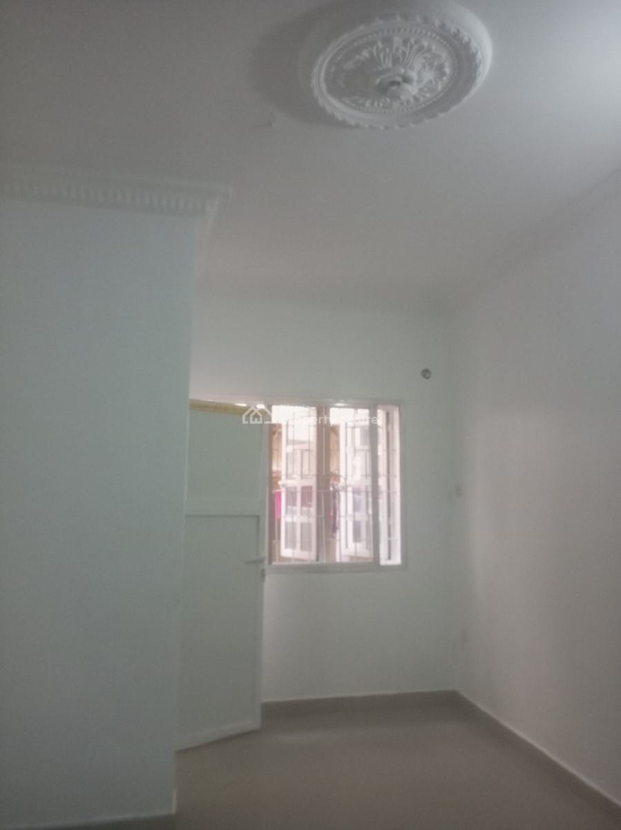 Sharp 2 Bedroom, Bucknor Estate, Isolo, Lagos, Flat / Apartment for Rent