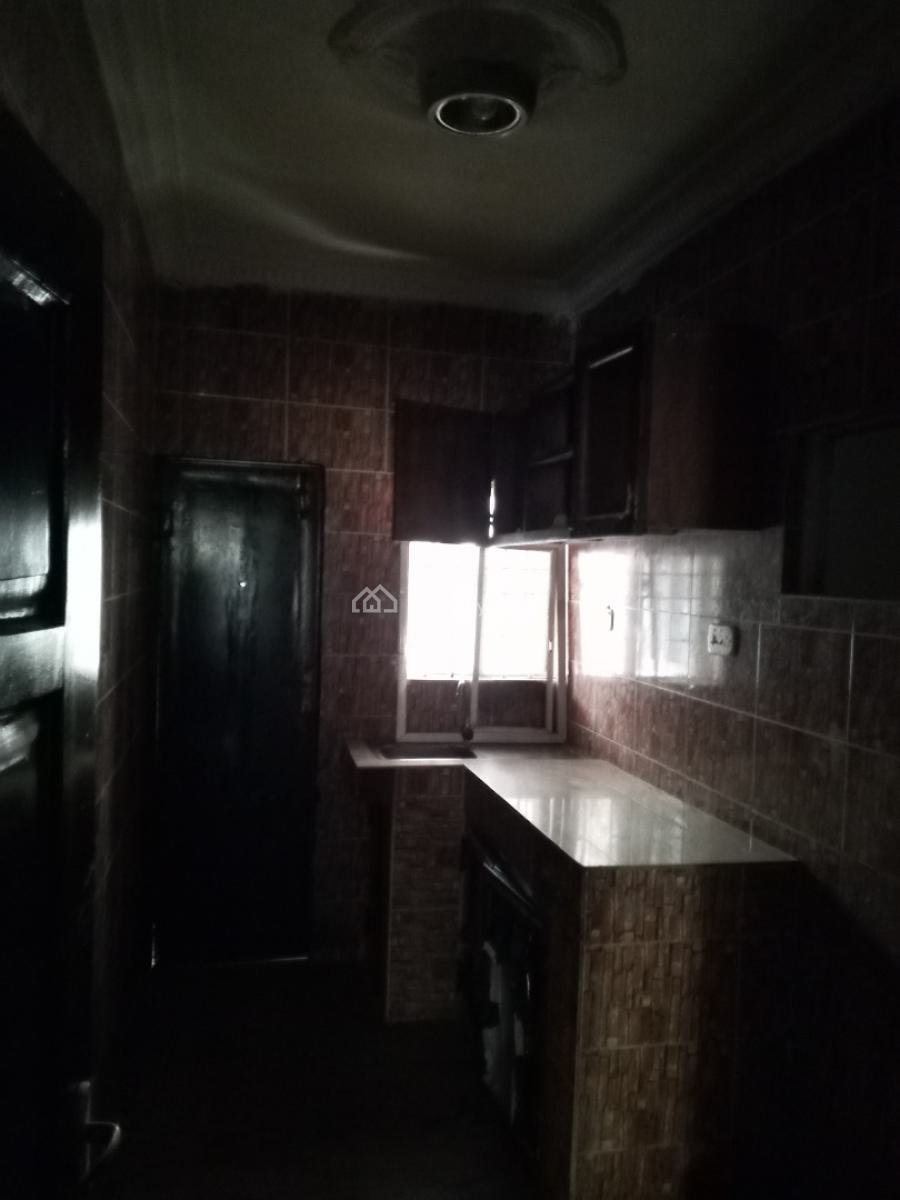 Sharp 2 Bedrooms, Bucknor Estate, Isolo, Lagos, Flat / Apartment for Rent