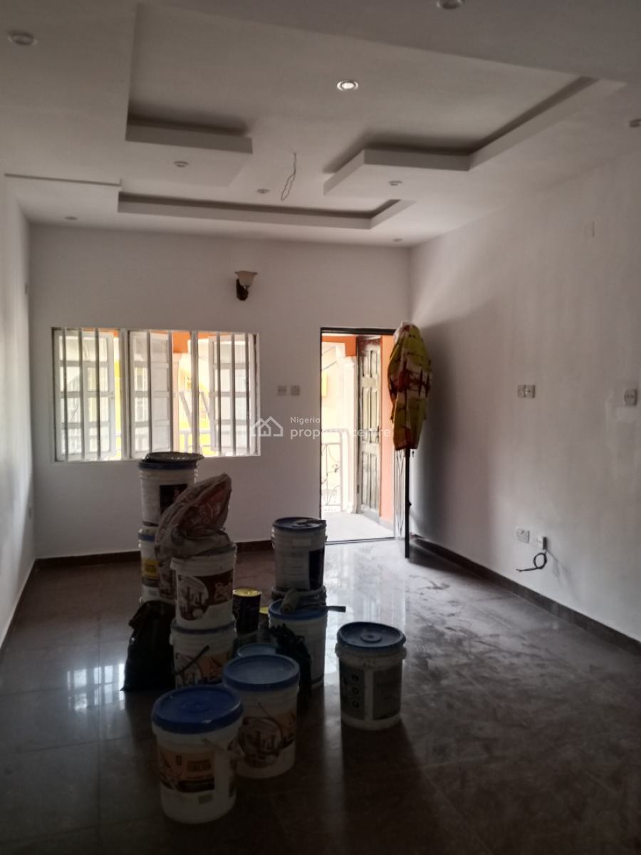 Sharp 2 Bedrooms, Bucknor Estate, Isolo, Lagos, Flat / Apartment for Rent
